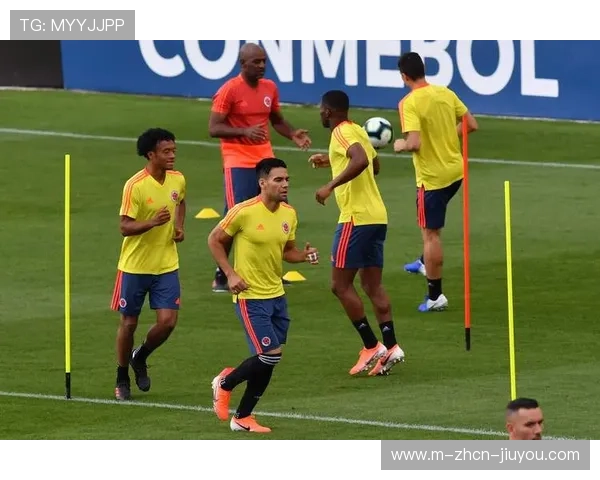 哥伦比亚演练防守反击，迪亚斯冲击力让队友叫绝